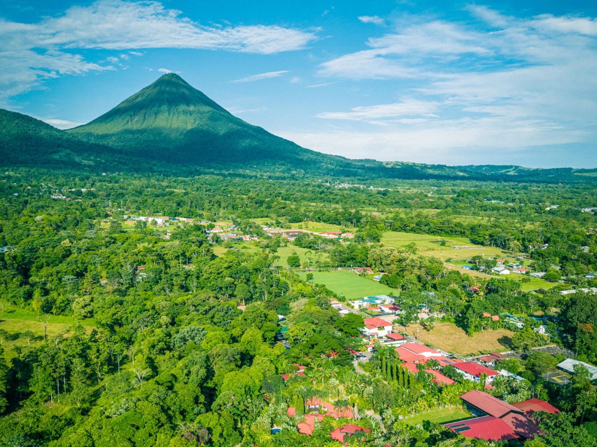 Hotel Casa del Río refleja el lujo de desconectarse en el corazón de La Fortuna